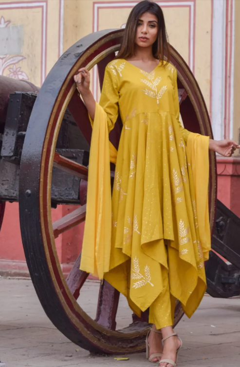 Haldi function dress for bride sister hotsell